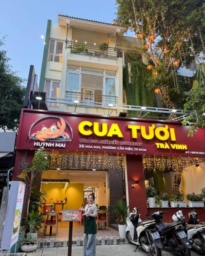 Bên ngoài nhà hàng